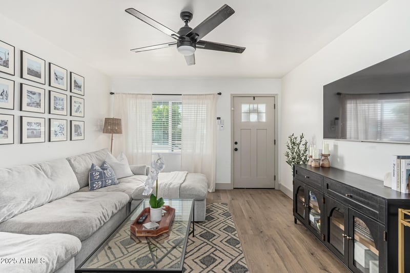 2448 Meadowbrook Ave, Phoenix, AZ 85016