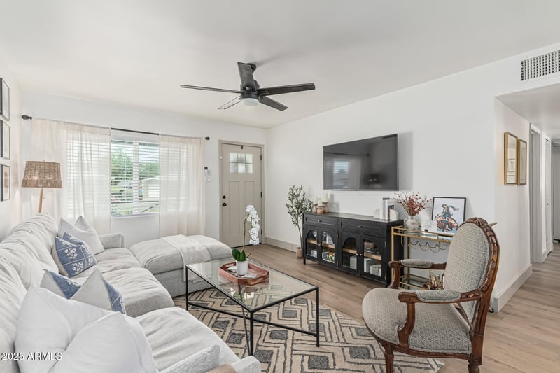 2448 Meadowbrook Ave, Phoenix, AZ 85016