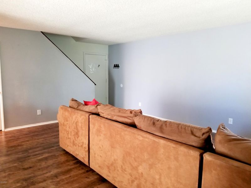 245 E Betty Elyse Ln, Phoenix, AZ 85022