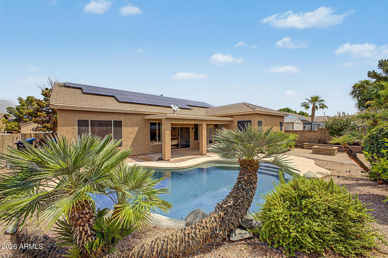 245 E Smoke Tree Rd, Gilbert, AZ 85296