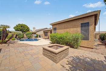 245 E Smoke Tree Rd, Gilbert, AZ 85296