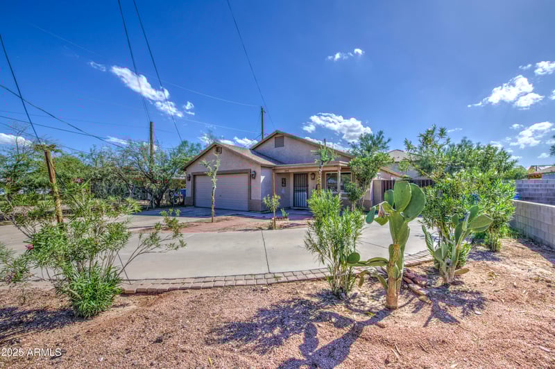 245 Tamarisk St, Phoenix, AZ 85041