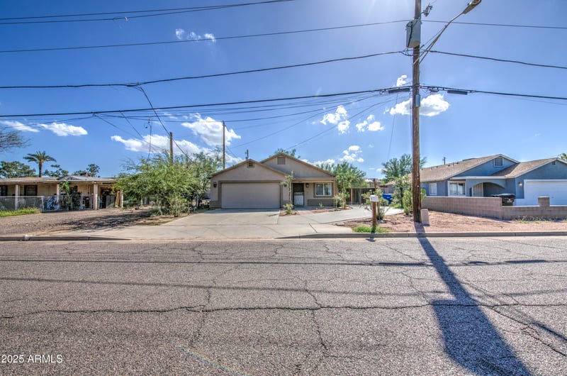 245 Tamarisk St, Phoenix, AZ 85041
