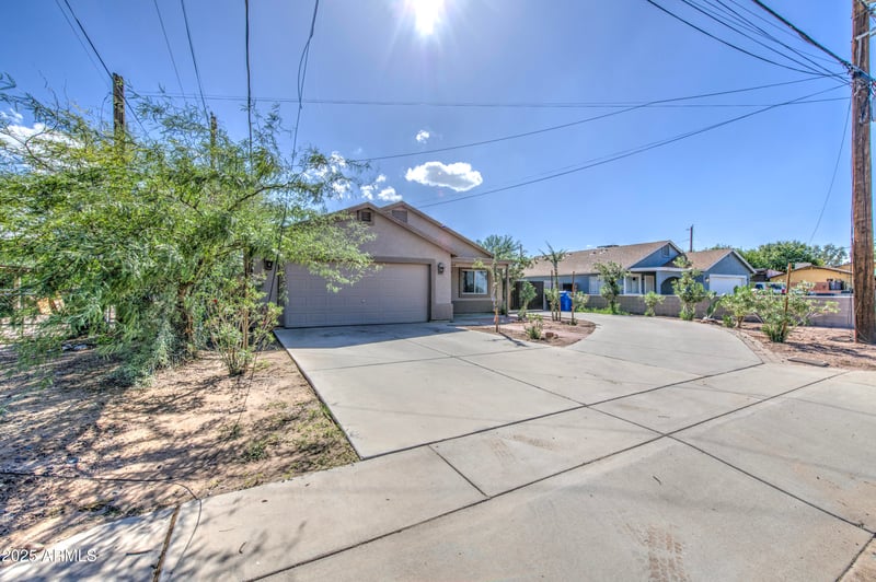 245 Tamarisk St, Phoenix, AZ 85041