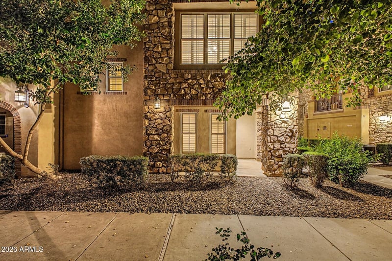 2450 E Roma Ave, Phoenix, AZ 85016