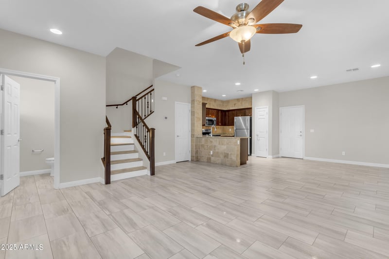 2452 73rd Ln, Phoenix, AZ 85035