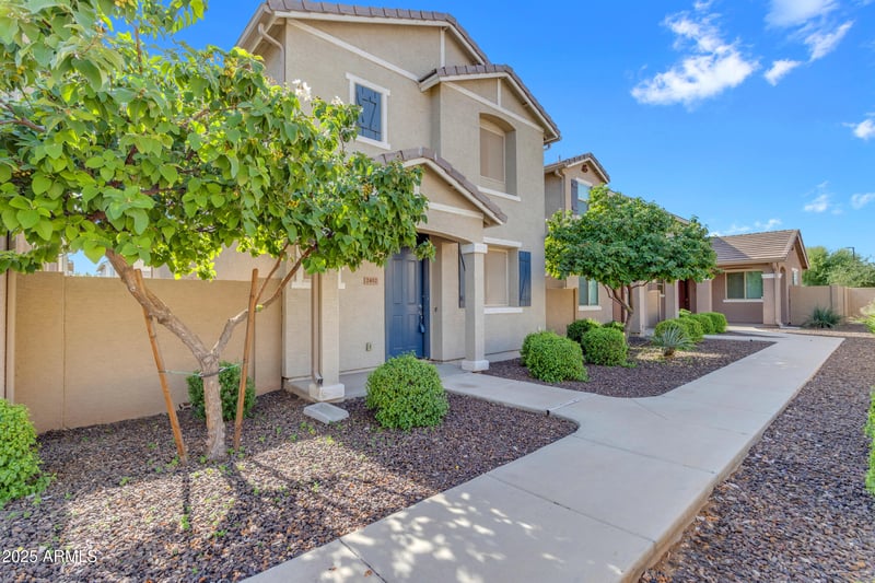 2452 73rd Ln, Phoenix, AZ 85035