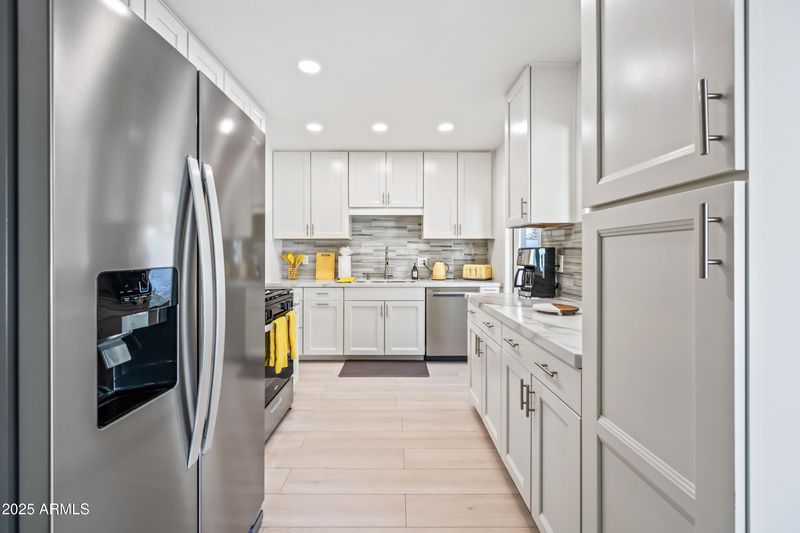 2452 E Elm St, Phoenix, AZ 85016