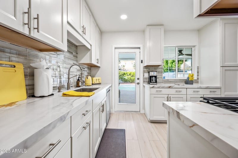 2452 Elm St, Phoenix, AZ 85016