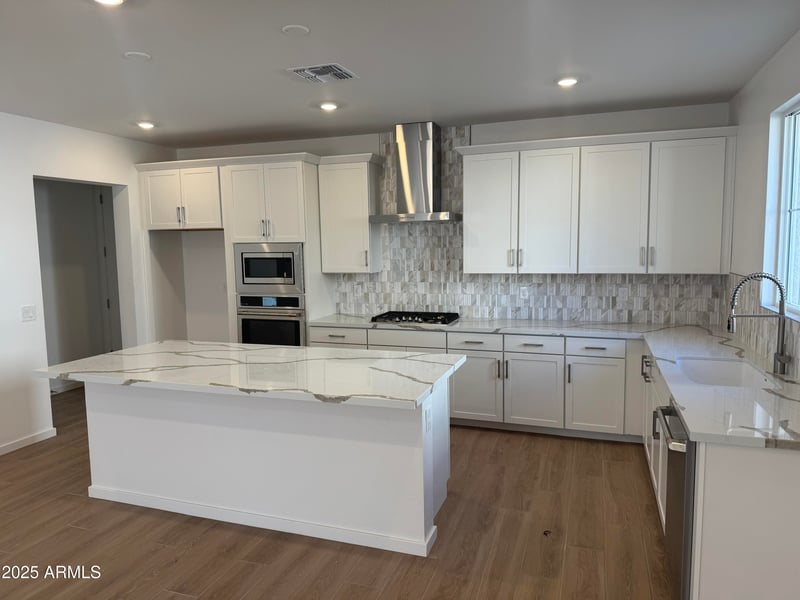 2452 Maximo Way, Phoenix, AZ 85085