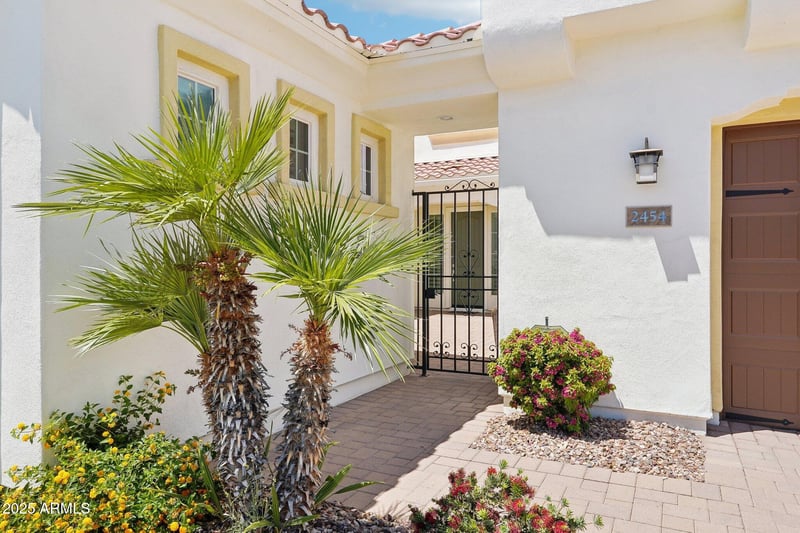 2454 Hope Cir, Chandler, AZ 85248