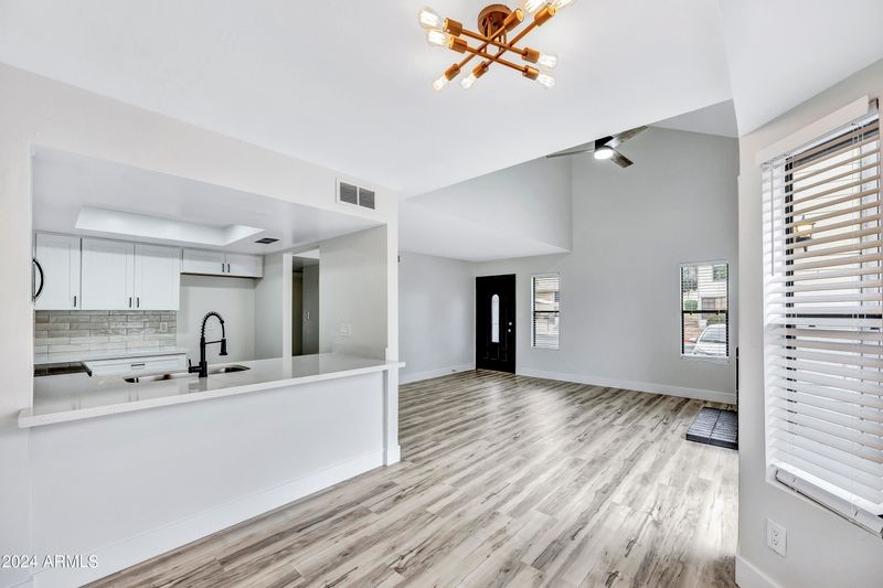 2455 E Broadway Rd #4, Mesa, AZ 85204