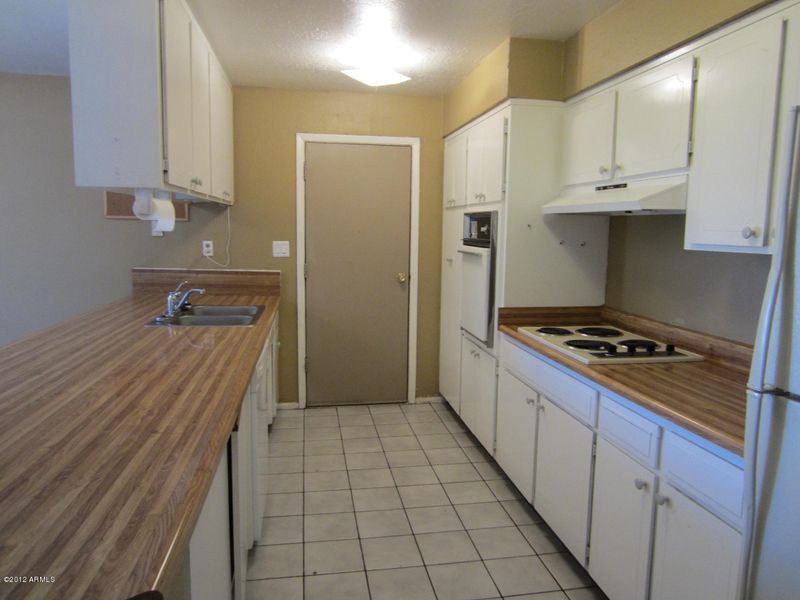2455 E Manhatton Dr, Tempe, AZ 85282