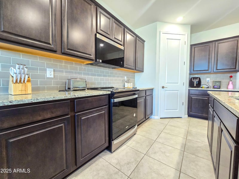 24552 Hilton Ave, Buckeye, AZ 85326
