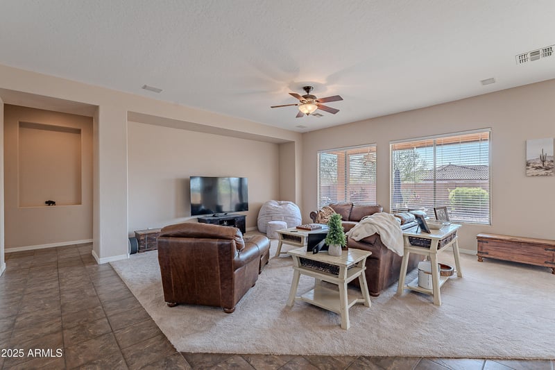 2456 Clearview Trl, Phoenix, AZ 85086