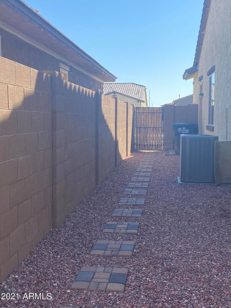 2456 E Cherry Hill Dr, Gilbert, AZ 85298