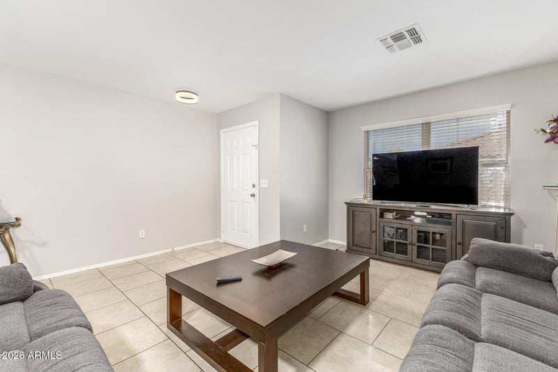 2457 Palm Beach Dr, Chandler, AZ 85249