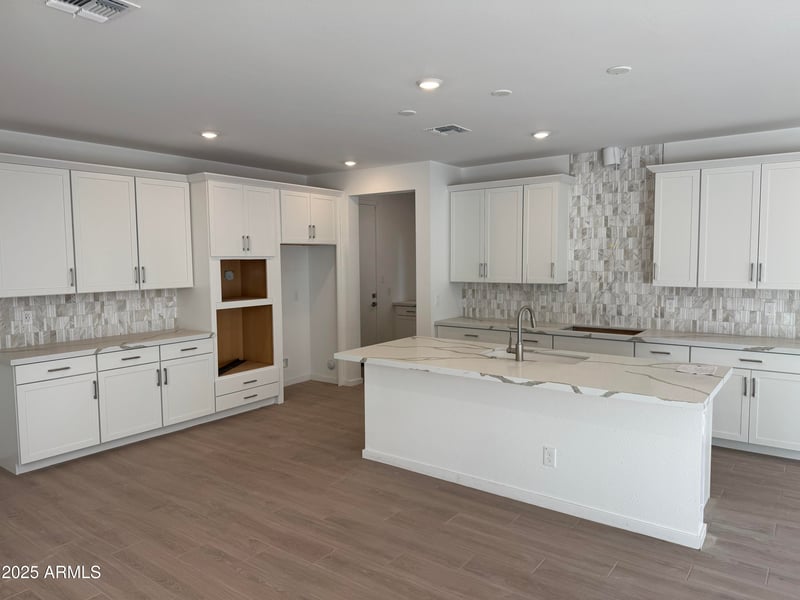 2458 Maximo Way, Phoenix, AZ 85085