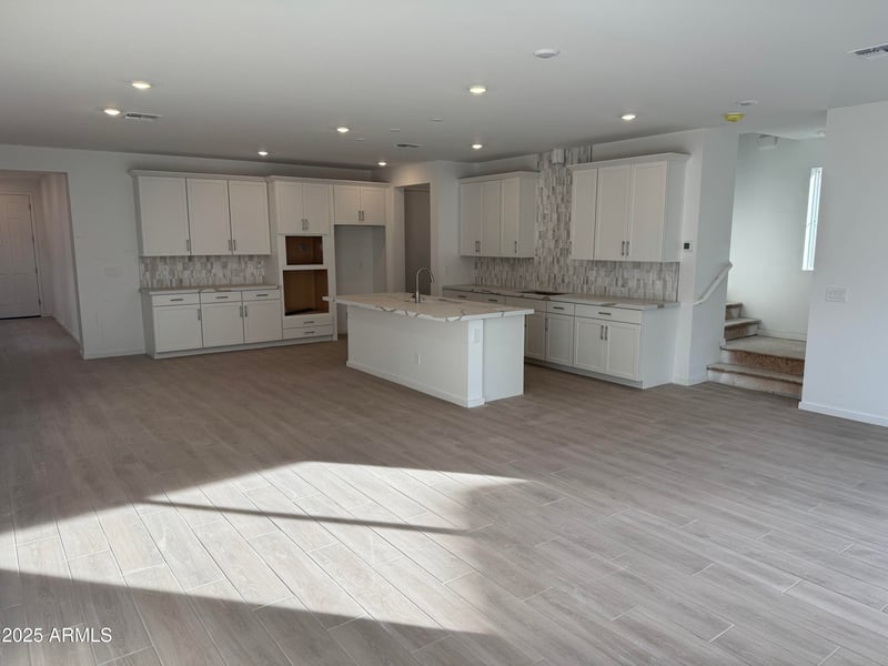 2458 Maximo Way, Phoenix, AZ 85085