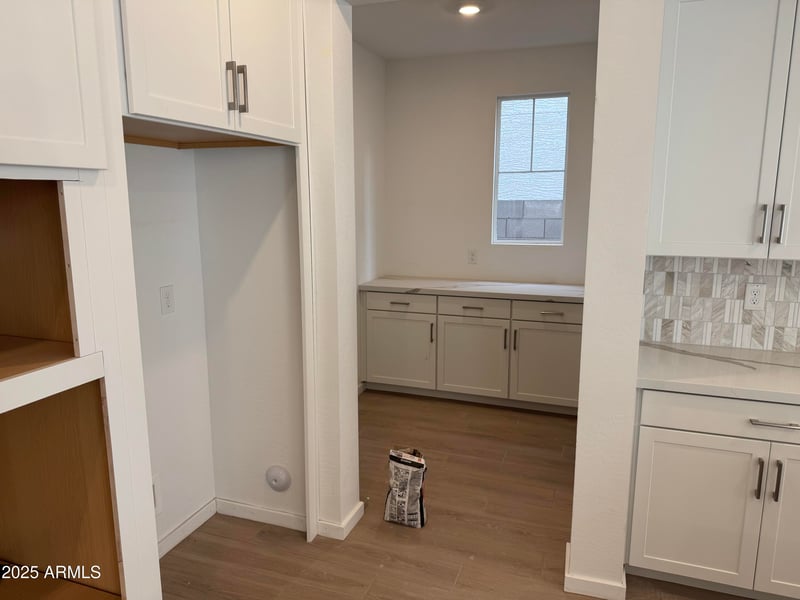 2458 Maximo Way, Phoenix, AZ 85085