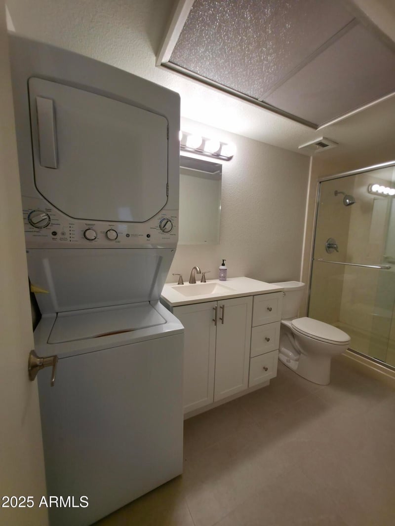 2458 University Dr #2, Mesa, AZ 85213