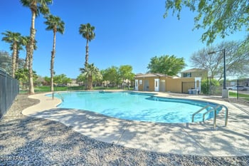 2460 73rd Ln, Phoenix, AZ 85035