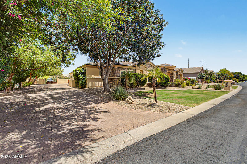 2460 E Vaughn Ave, Gilbert, AZ 85234