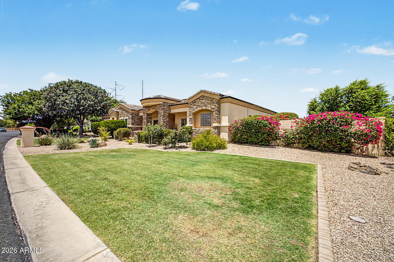 2460 E Vaughn Ave, Gilbert, AZ 85234