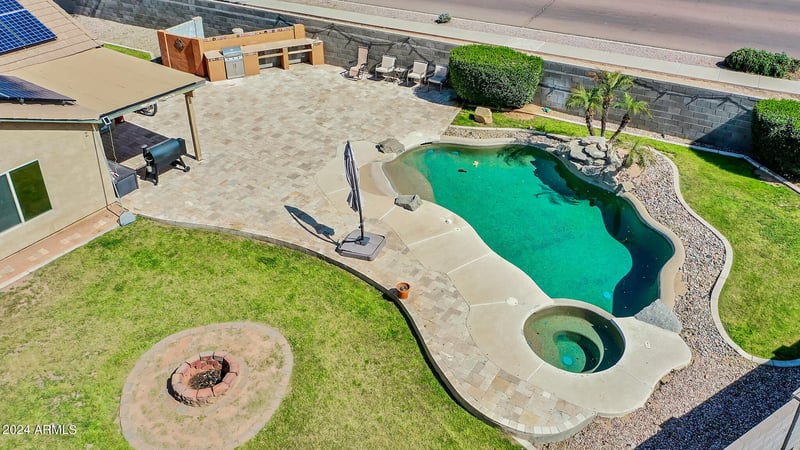 2461 W Goldmine Mountain Cv, Queen Creek, AZ 85144