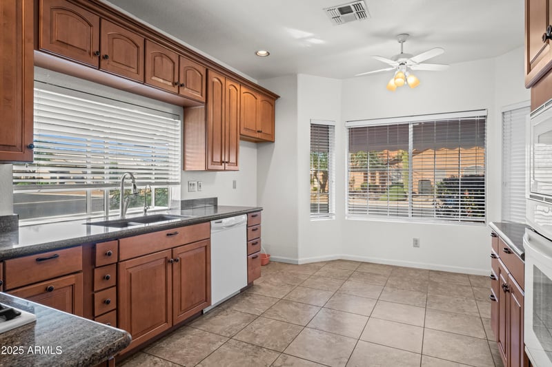 24613 Ontario Dr, Sun Lakes, AZ 85248