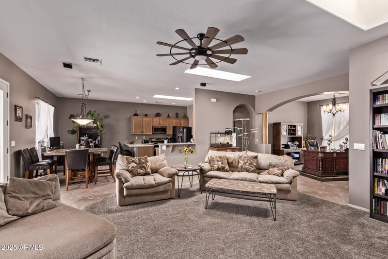 24620 Quails Nest Ln, Wittmann, AZ 85361