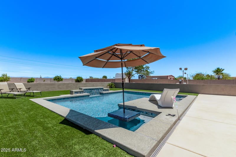 24620 Quails Nest Ln, Wittmann, AZ 85361