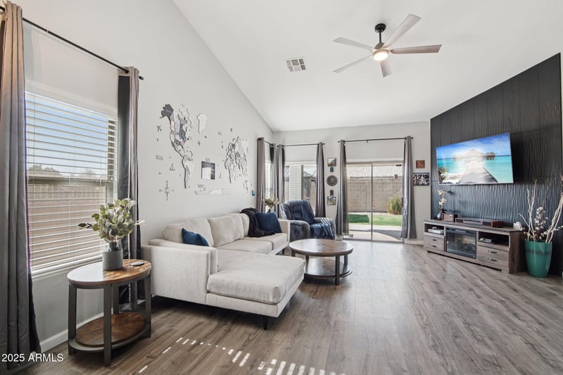 24630 65th Ave, Glendale, AZ 85310