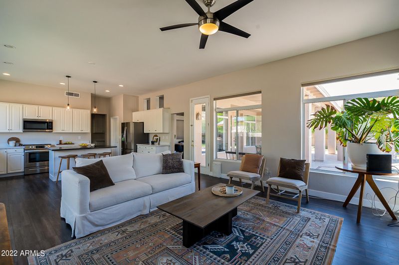 2464 E Silverwood Dr, Phoenix, AZ 85048
