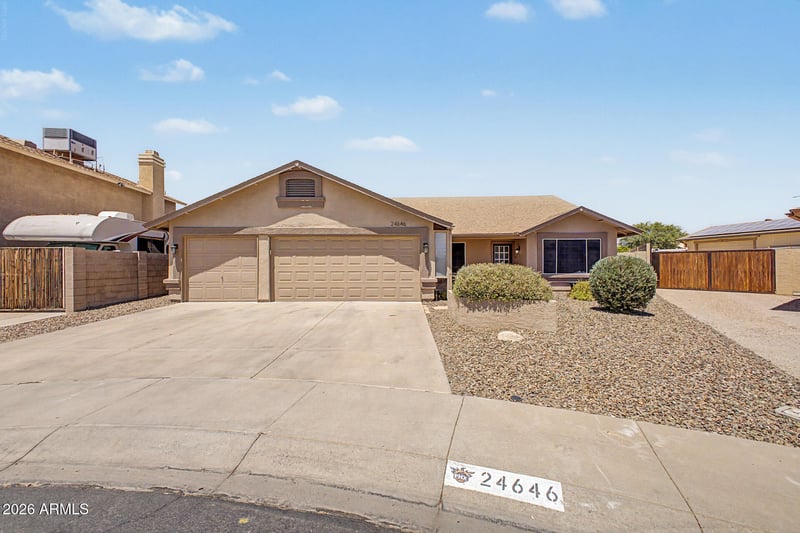 24646 42nd Ln, Glendale, AZ 85310