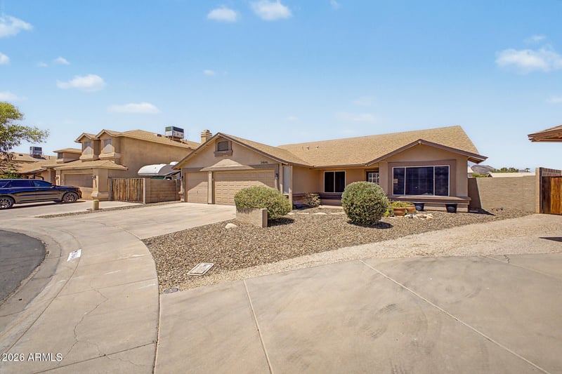 24646 42nd Ln, Glendale, AZ 85310
