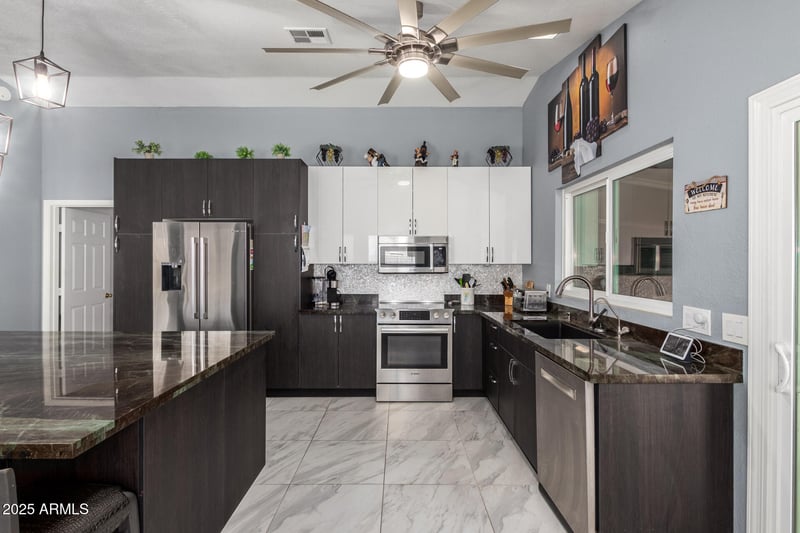 24648 40th Ln, Glendale, AZ 85310