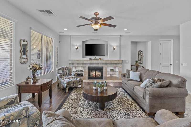 2466 Aris Dr, Gilbert, AZ 85298