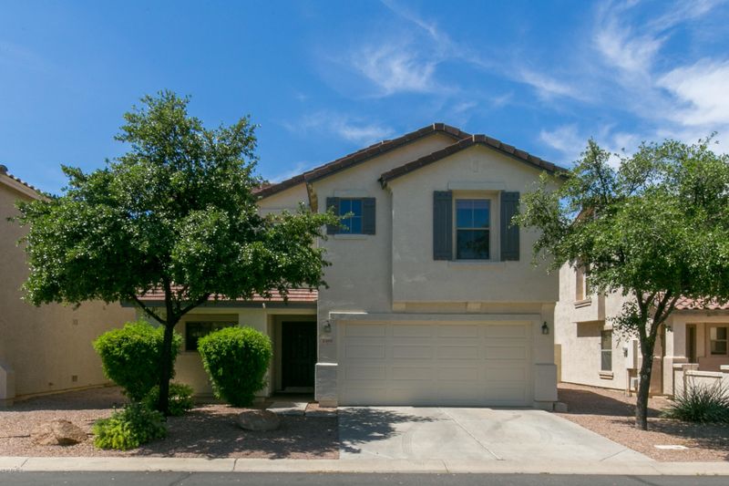 2466 S Nielson St, Gilbert, AZ 85295