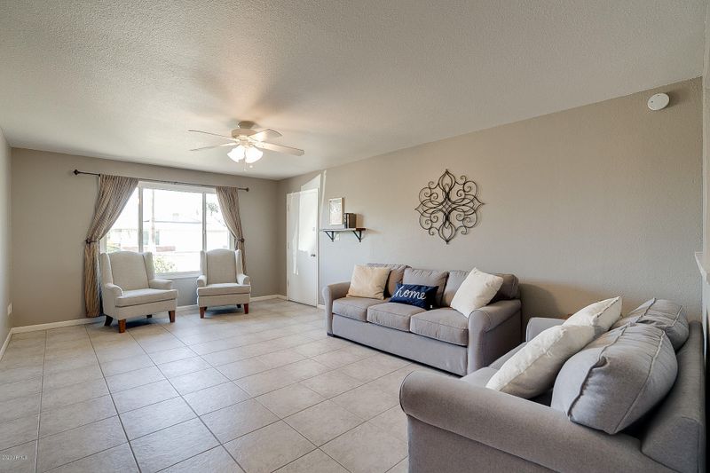 2467 E Manhatton Dr, Tempe, AZ 85282