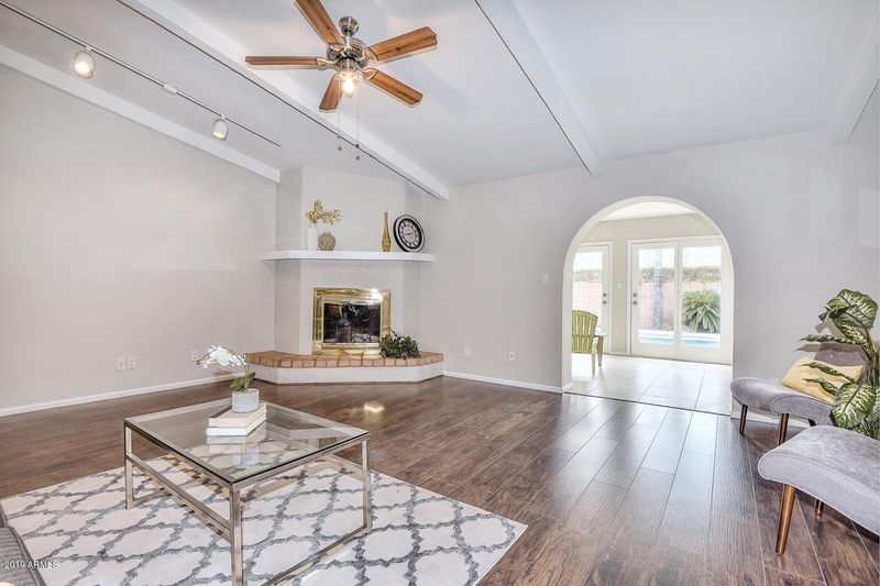 247 E Coral Gables Dr, Phoenix, AZ 85022