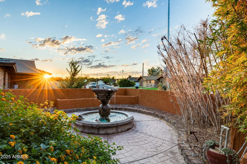 247 E Glencove St, Mesa, AZ 85201