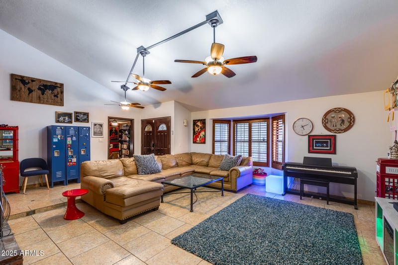 247 Glencove St, Mesa, AZ 85201