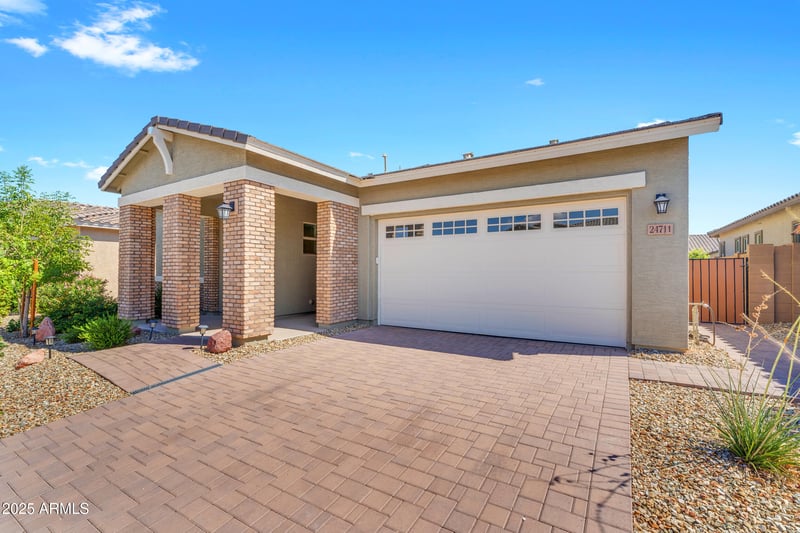 24711 174th Ln, Surprise, AZ 85387