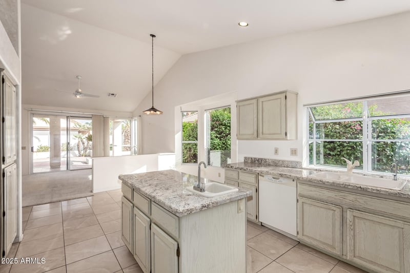 24733 Saddletree Dr, Sun Lakes, AZ 85248