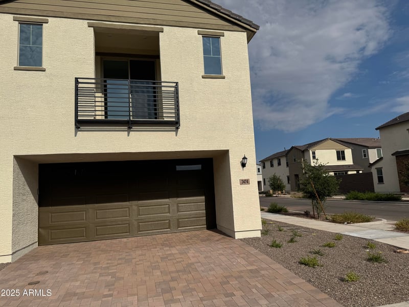 2474 Rowel Rd, Phoenix, AZ 85085