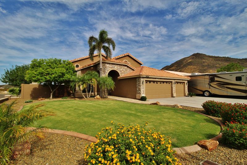 24804 N 56th Dr, Glendale, AZ 85310