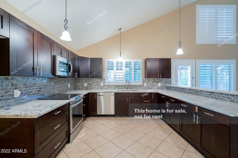 24813 N 43rd Dr, Glendale, AZ 85310
