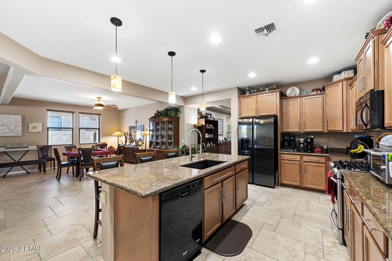 2482 Arroyo Way, San Tan Valley, AZ 85144