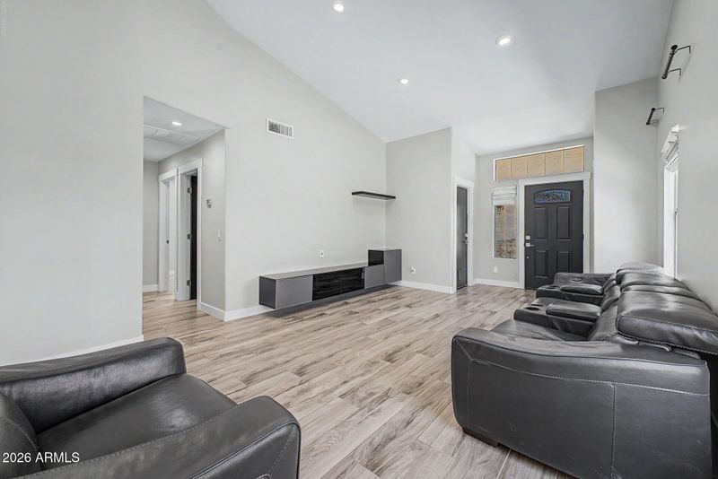 24821 N 37th Ln, Glendale, AZ 85310
